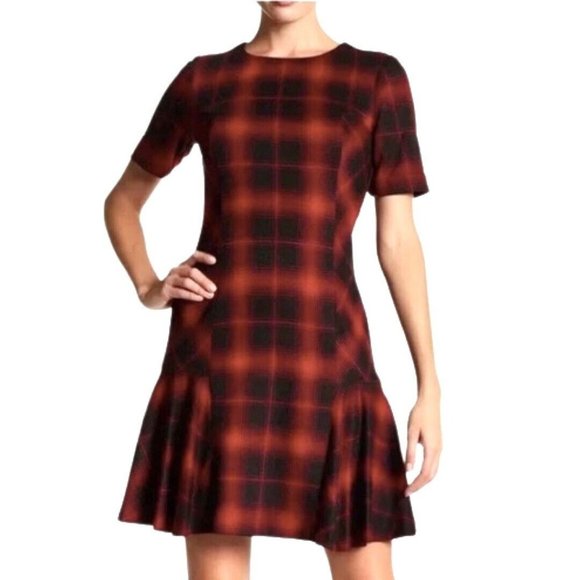 Tahari Dresses & Skirts - Tahari Half Sleeve Round Neck Godet Flare Red Glen Plaid Knit Dress Size 2